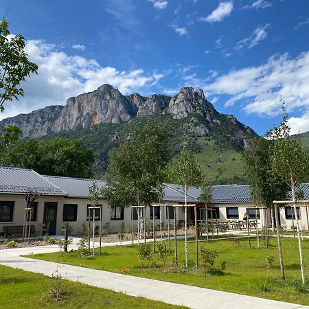 Complexe Des Oustalous Les Cabannes (Ariege) Exterior foto