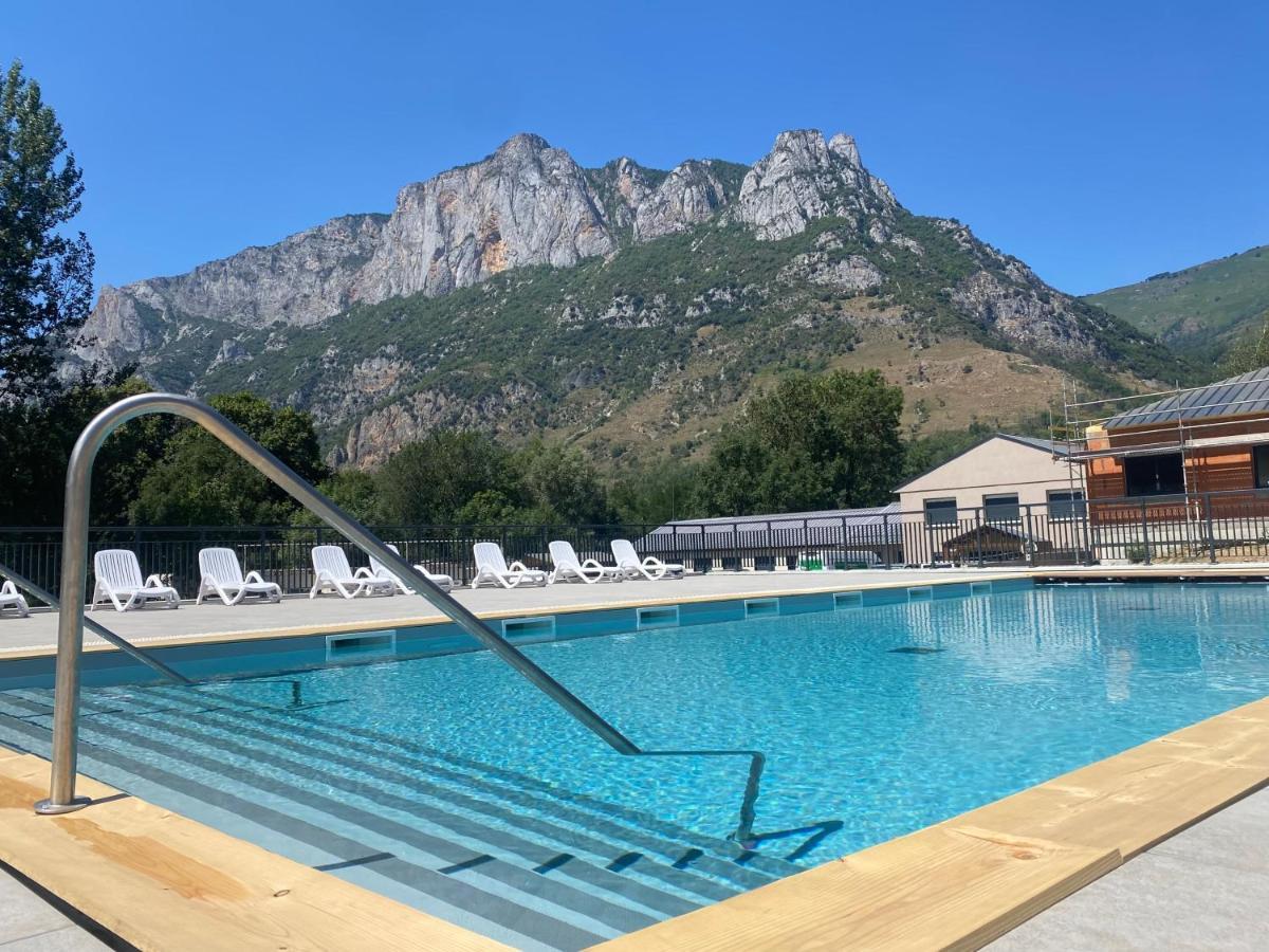 Complexe Des Oustalous Les Cabannes (Ariege) Exterior foto